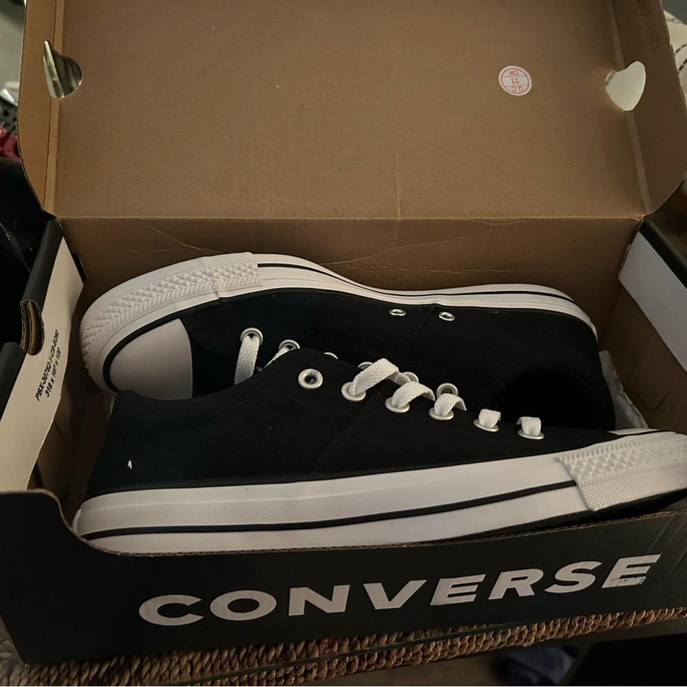 Size 8 womens brand new